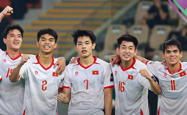 Tiền thưởng nạp lại hàng tuần tại 8kbe